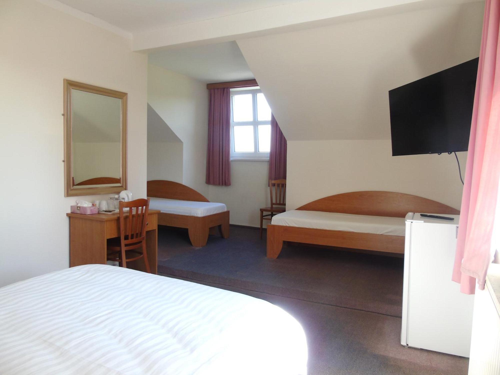 Toris Inn Тринец Екстериор снимка