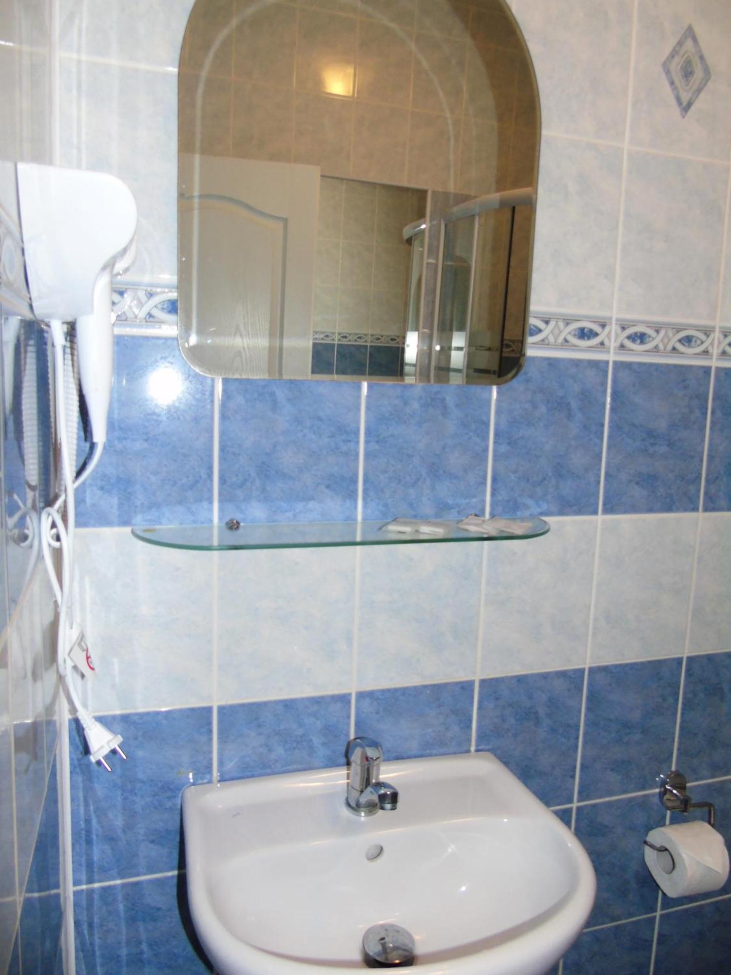 Toris Inn Тринец Екстериор снимка