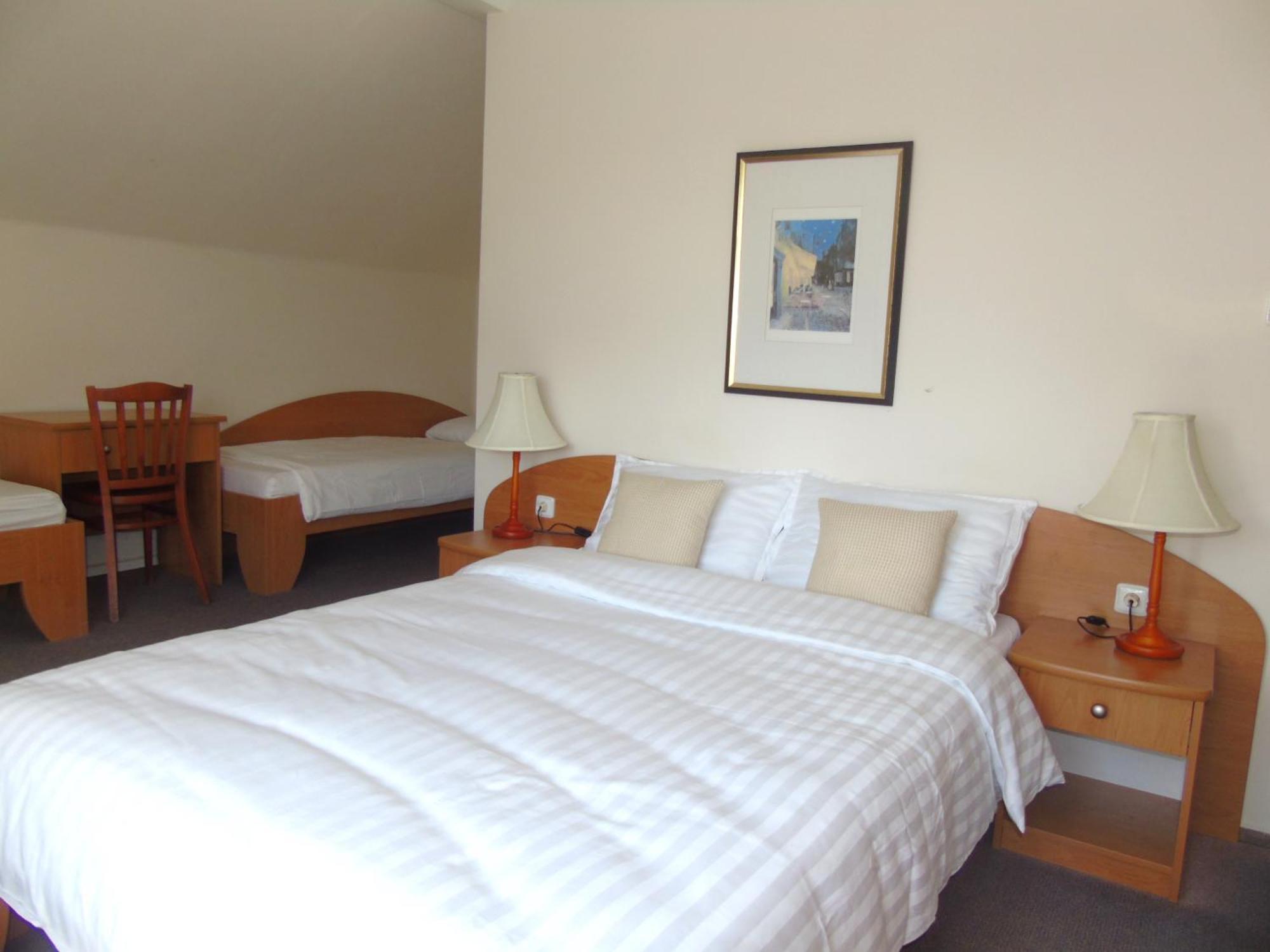 Toris Inn Тринец Екстериор снимка