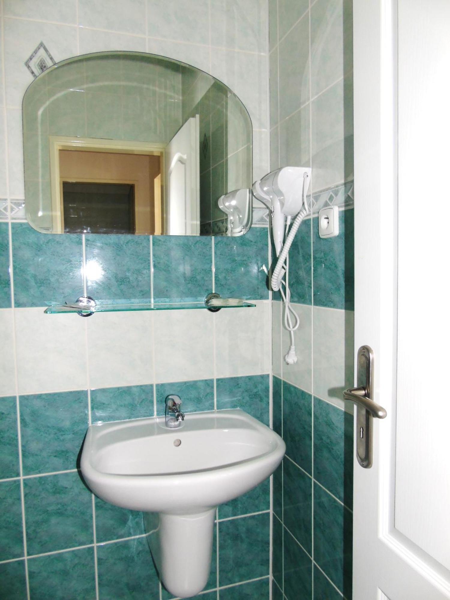 Toris Inn Тринец Екстериор снимка