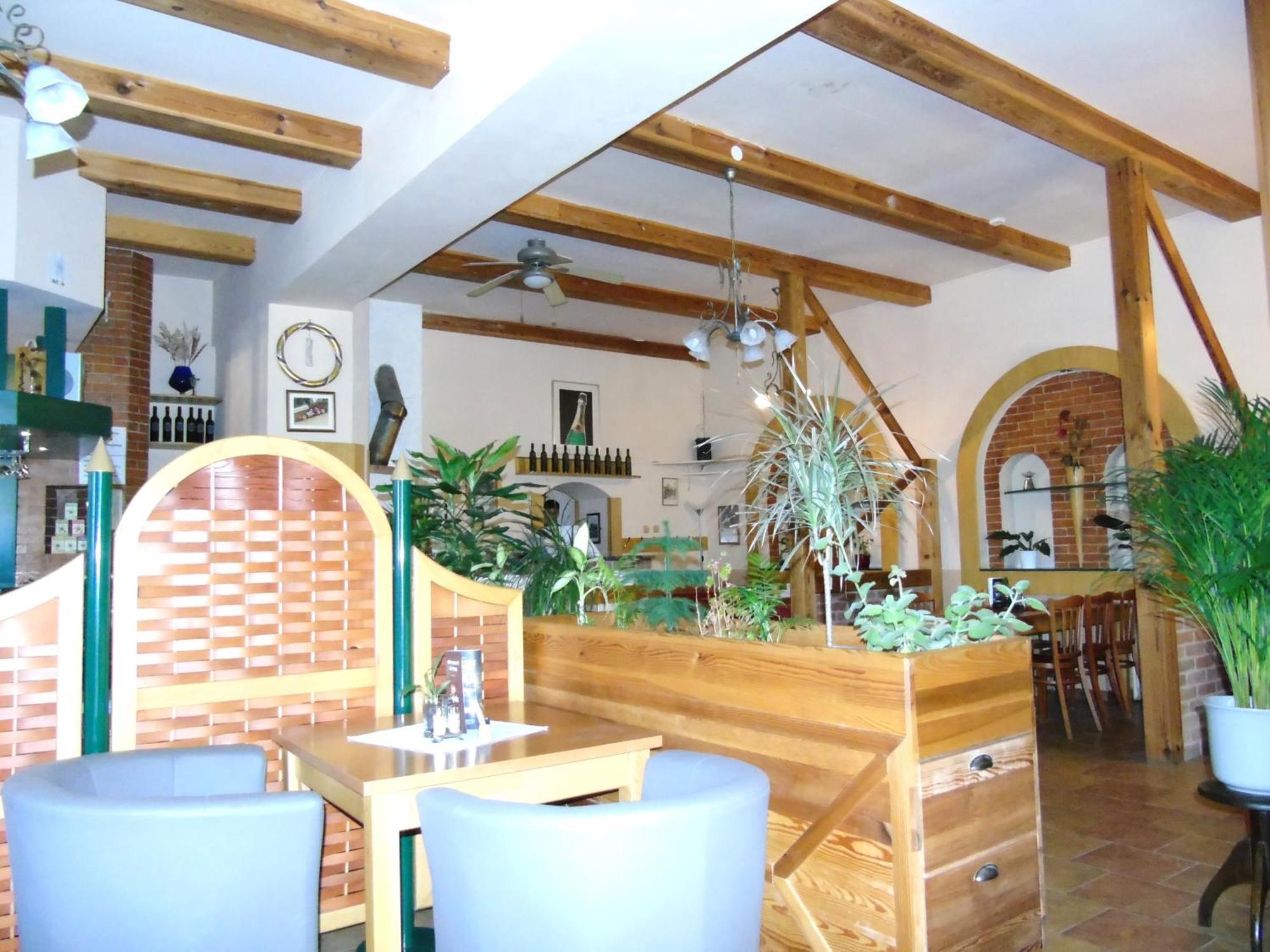 Toris Inn Тринец Екстериор снимка